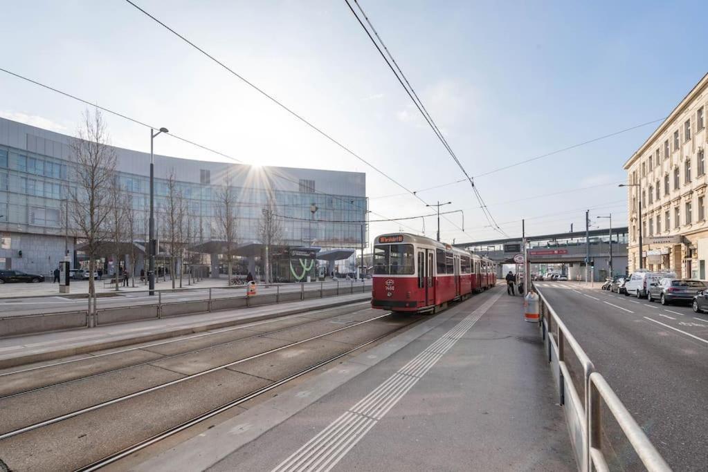 Cozy Apartment In Quiet Location, Fast Train Station 100M Away, Contactless Check-In Wenen Buitenkant foto