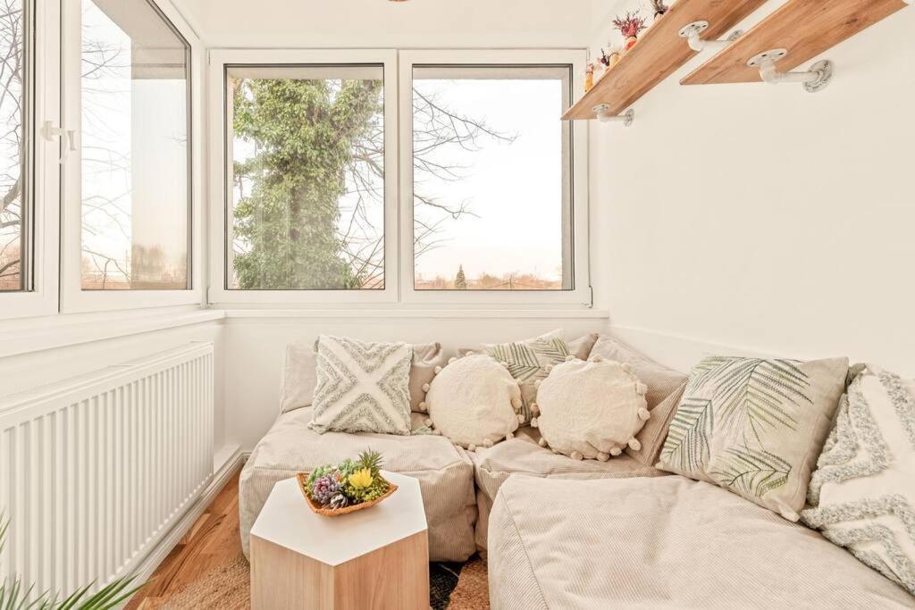 Cozy Apartment In Quiet Location, Fast Train Station 100M Away, Contactless Check-In Wenen Buitenkant foto